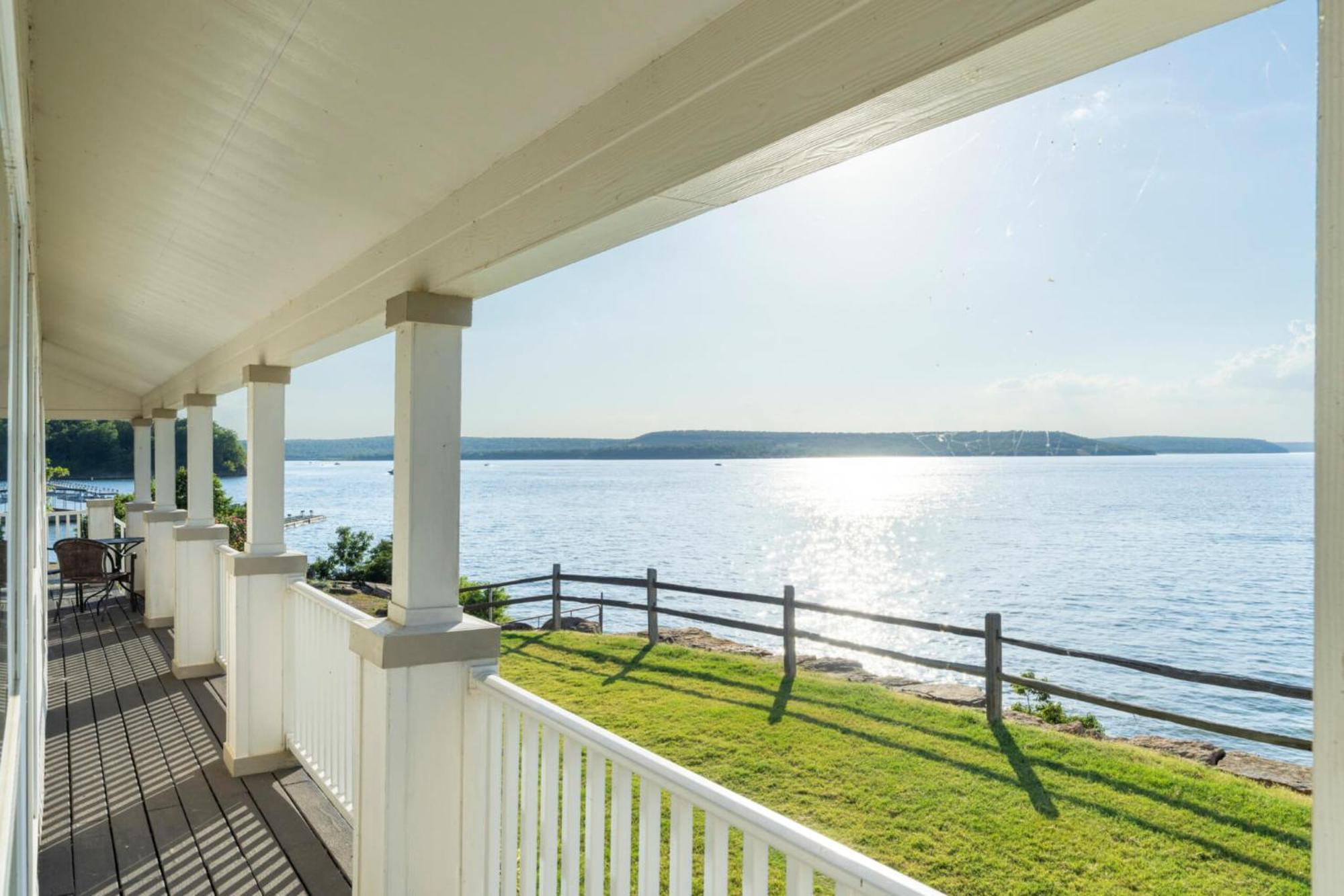 Crosstimbers Marina And Cottages Sperry Екстериор снимка