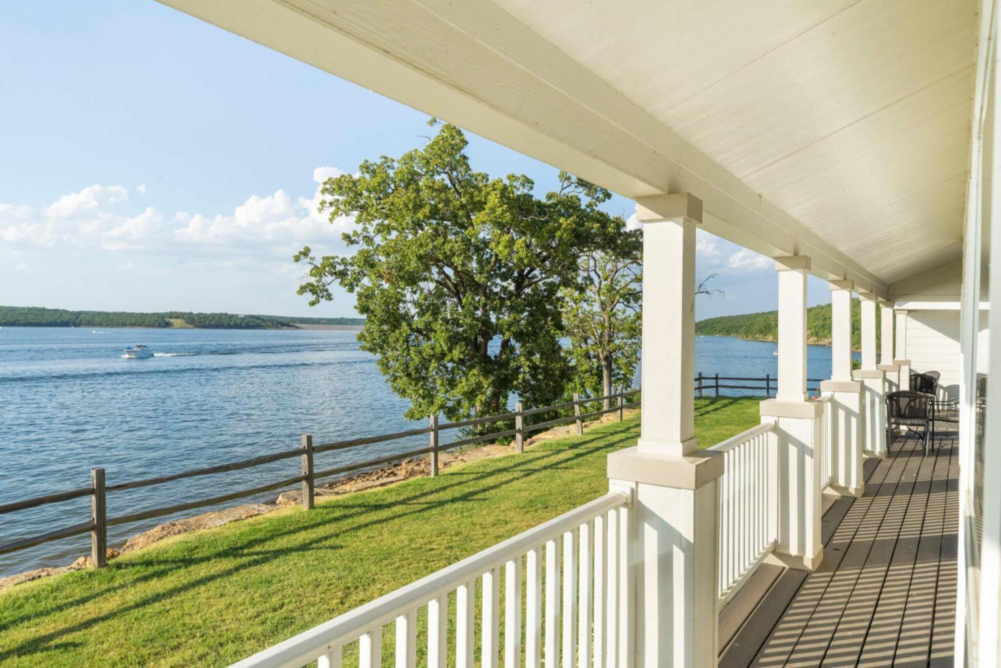 Crosstimbers Marina And Cottages Sperry Екстериор снимка
