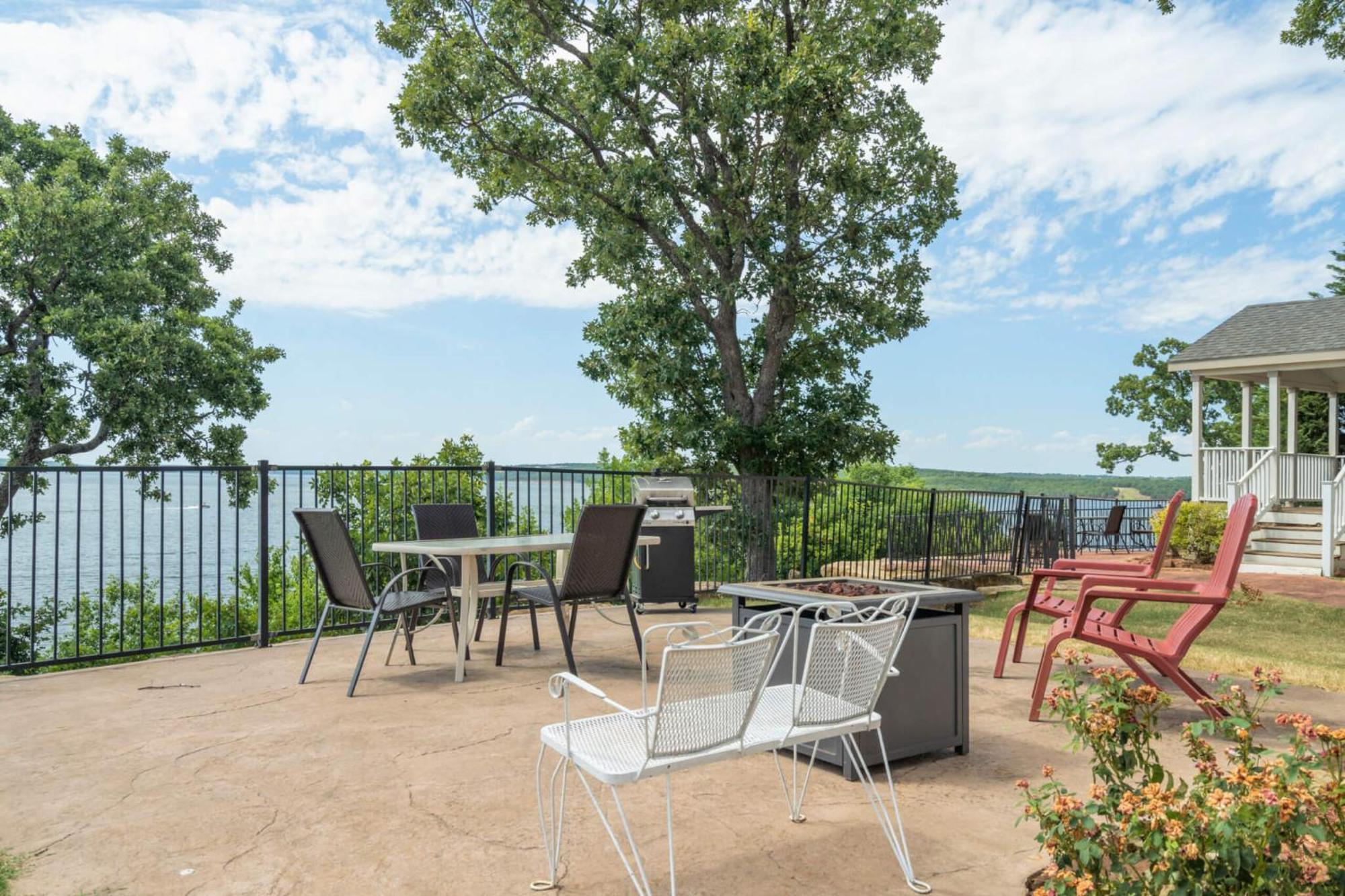 Crosstimbers Marina And Cottages Sperry Екстериор снимка