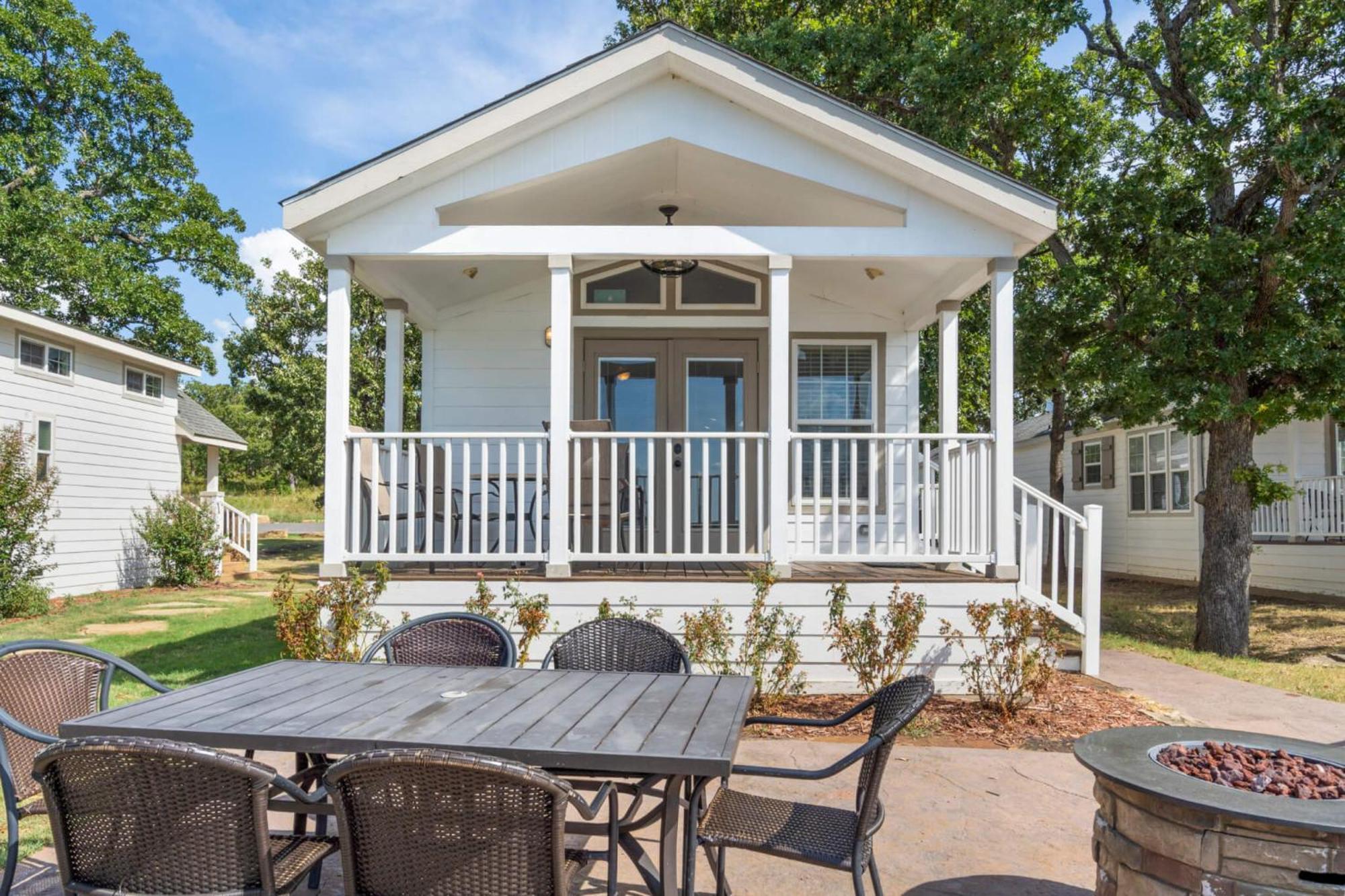 Crosstimbers Marina And Cottages Sperry Екстериор снимка