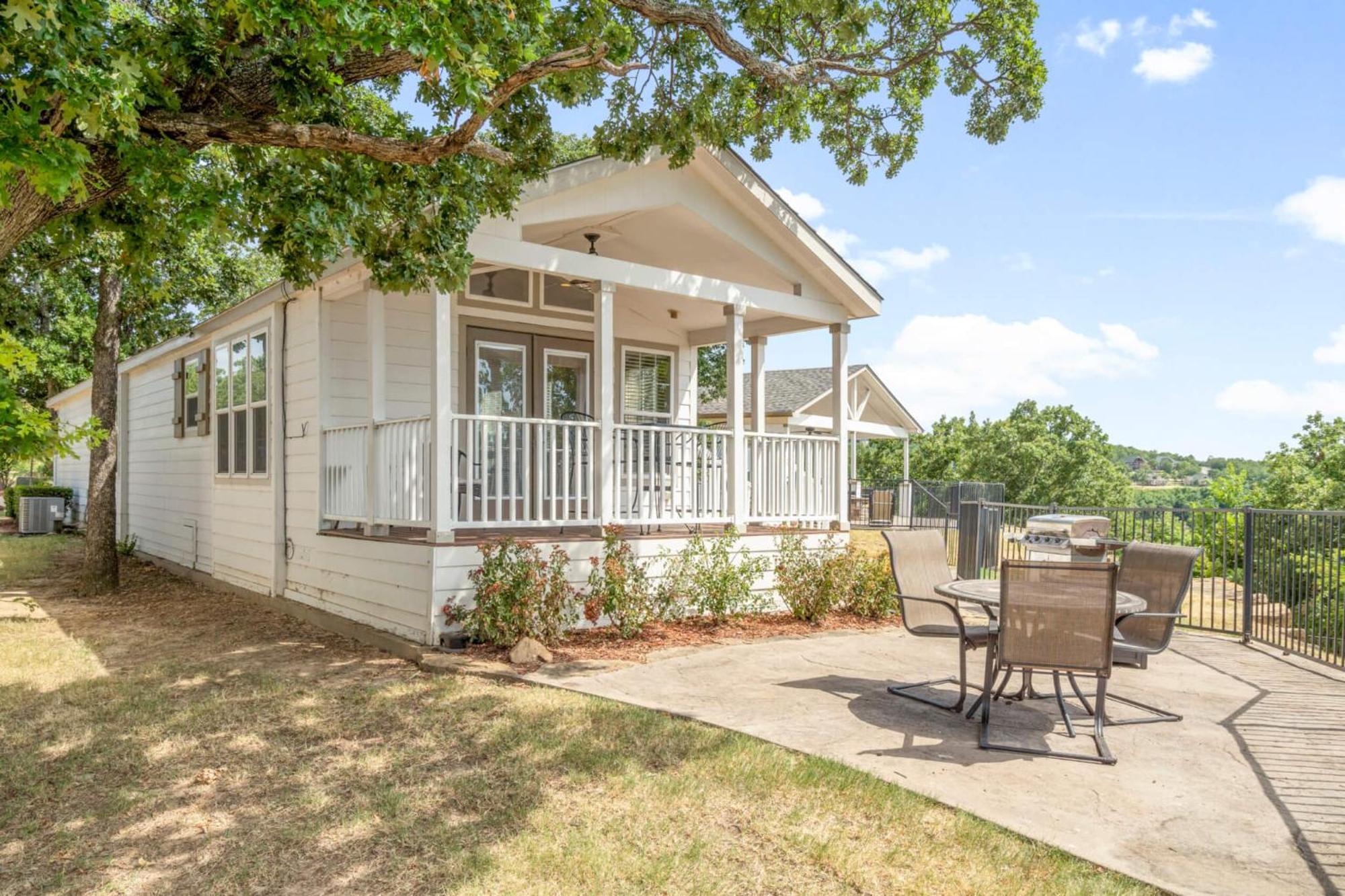Crosstimbers Marina And Cottages Sperry Екстериор снимка